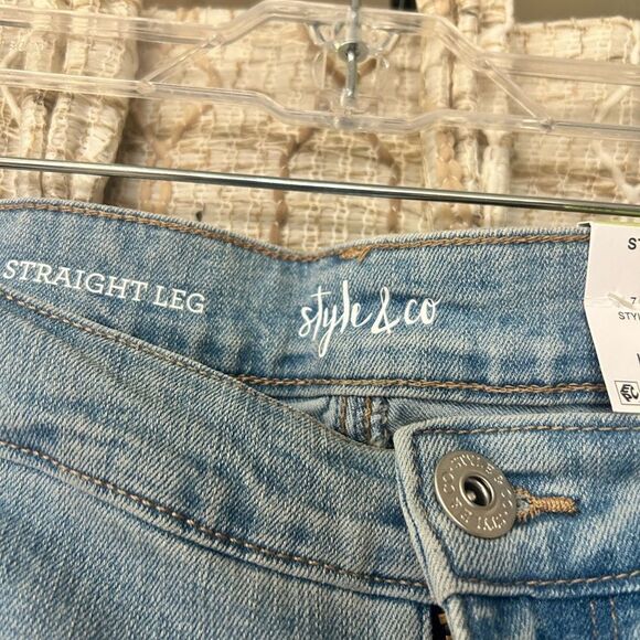 Stlye & CO Ladies Size 18 W Blue Jeans With Flowers - Picture 3 of 7